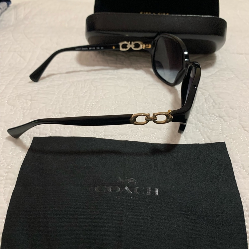 Coach black rectangle sunglasses - Picture 4 of 4